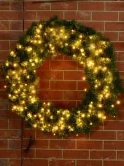 Best Christmas Warehouse Giant Balsam Pine Needle Pre-Lit Christmas Wreath With 420 Tips - 1.2M