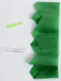 Online Christmas Warehouse Holly Leaf & Berries On Kraft Paper Christmas Cracker Bon Bons - 50 X 30Cm
